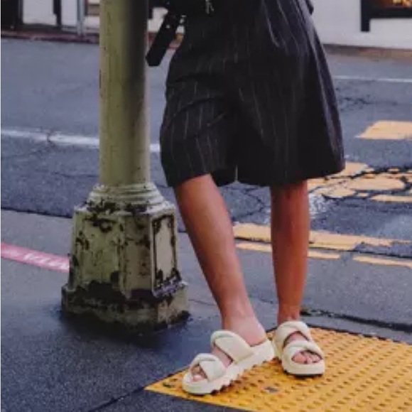 Sorel Women's ViiBE Twist Slide Sandals Size 8 - Picture 2 of 12